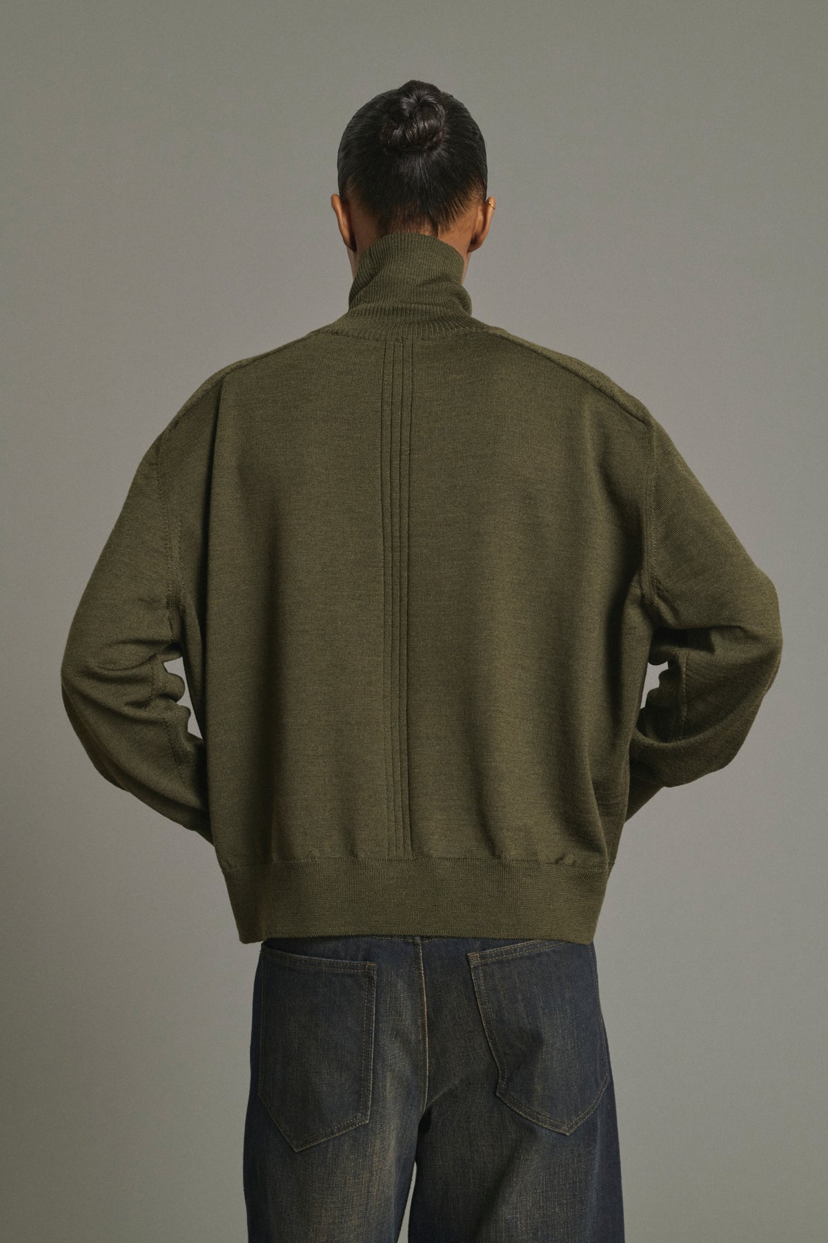 Pullover Nord – Dunkelkhaki – Merinowolle – Damen