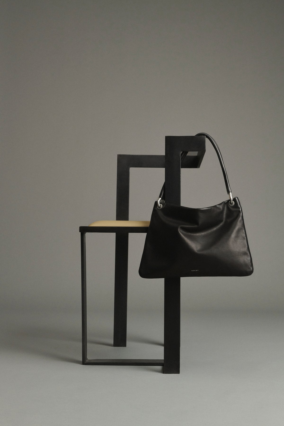 Cabas Gia Mini - Noir Cuir Lisse à Oeillets - Soeur